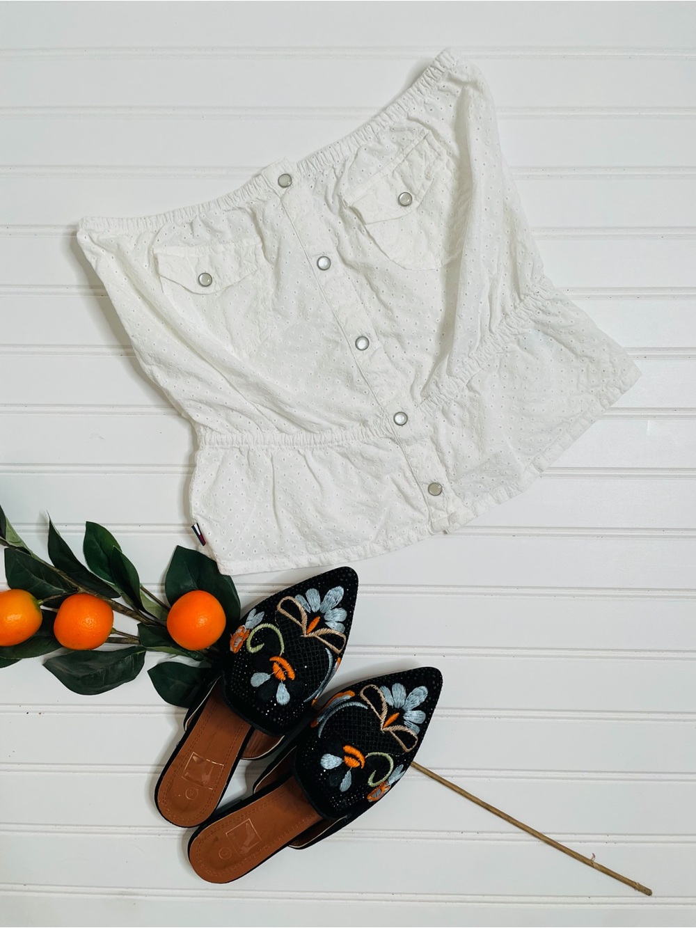 Tommy Hilfiger Jeans Y2K Pearl Snap Eyelet Strapless Top